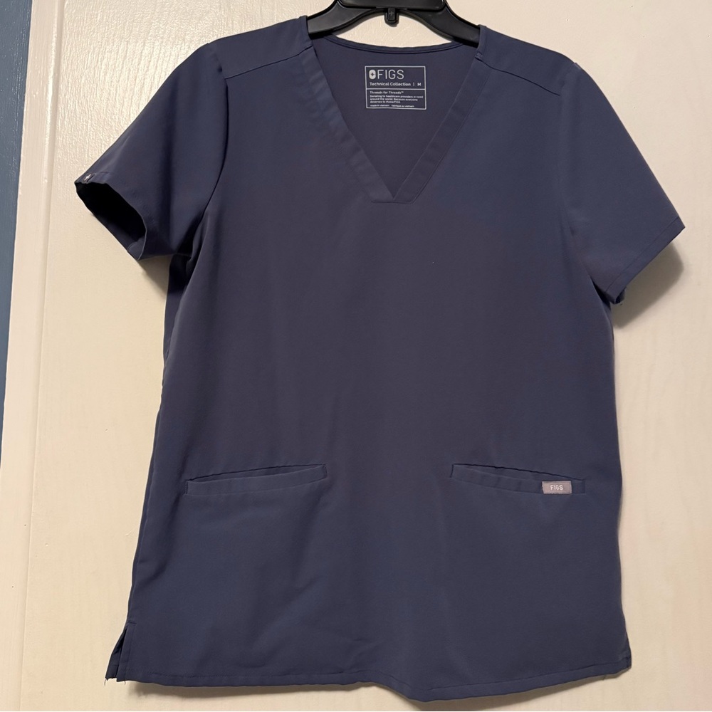 Figs scrub top